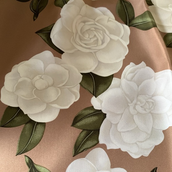 Authentic Chanel Camellia Scarf 90 with Box - Picture 4 of 8